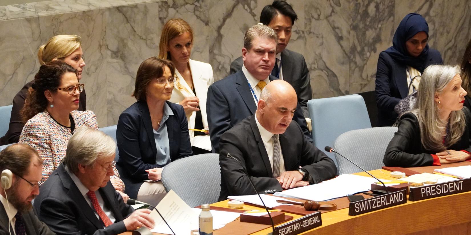 President Alain Berset speaks at the horseshoe-shaped table of the UN Security Council in New York.